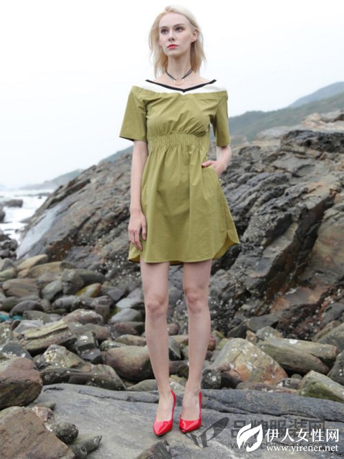 Diface丹菲诗性感减龄连衣裙 读懂小姐姐的心