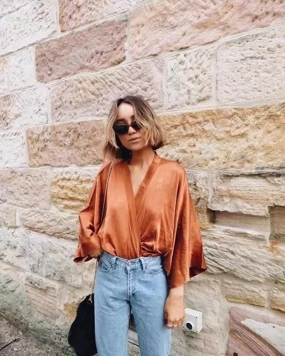 丝质衬衫+牛仔裤，最有女人味的搭配