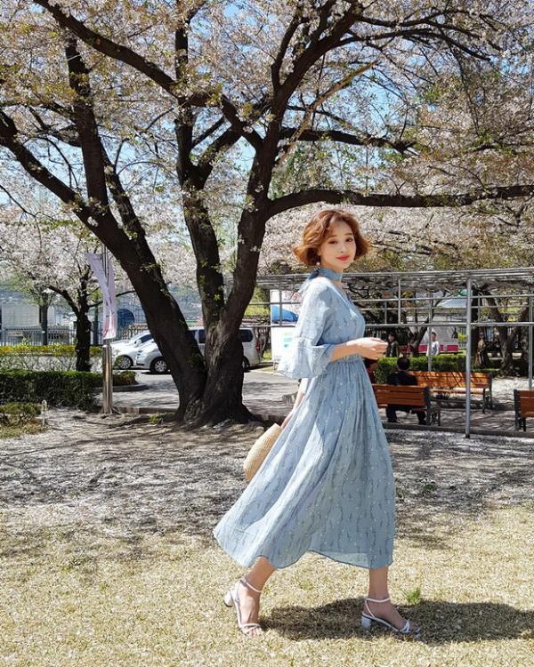 时尚达人教你连衣裙怎么搭配才遮肉