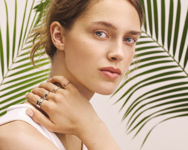 叠搭和混搭组合 Chaumet拓展戒指系列