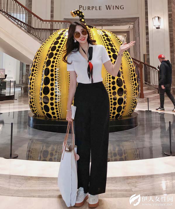 春美多：短袖T恤如何搭配裤子 夏日出街不穿裤子怎么行