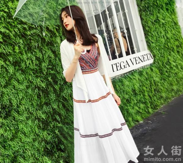 夏日度假出游必备文艺范的连衣裙