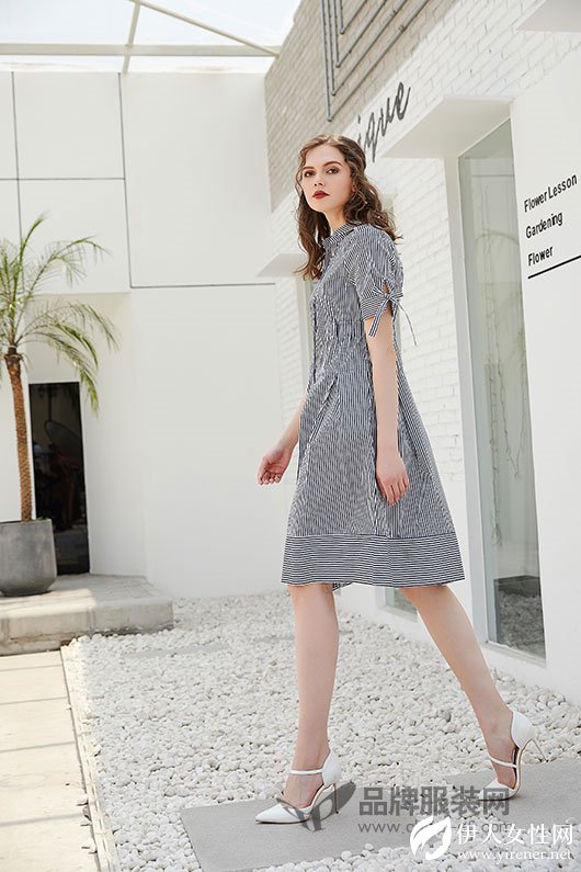 JDXN金蝶茜妮女装 为每一位妈妈带来精致和优雅