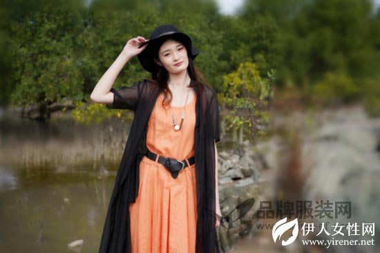 黑色元素只为经典 底色Dins女装低调吸睛Magic