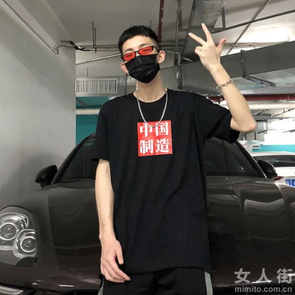 十分HOT的INS风短袖，让你夏日潮流加倍