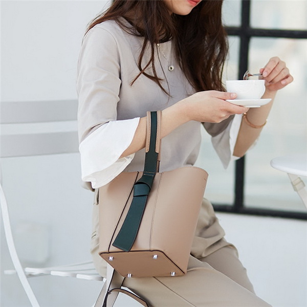 这几款女生包包，怎么搭都好看