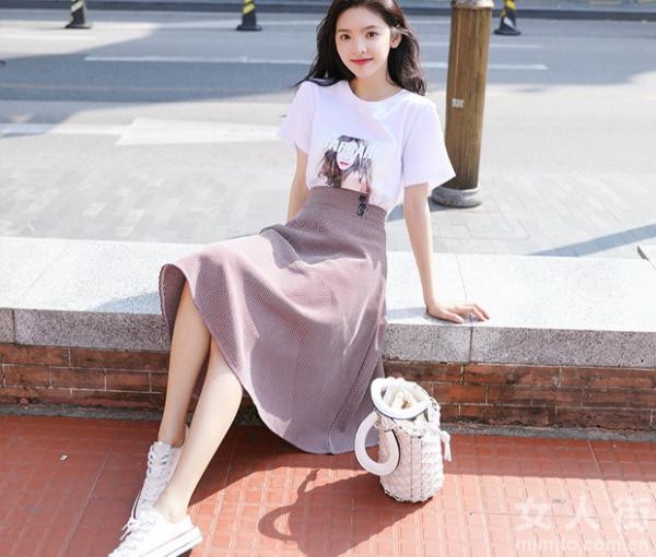 美出新高度的半身裙,塑造活力少女感