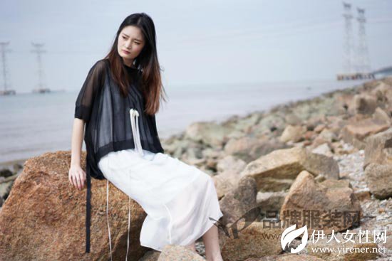 黑色元素只为经典 底色Dins女装低调吸睛Magic