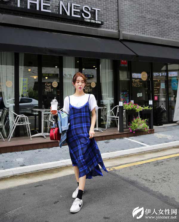 聚多品：格子连衣裙配什么鞋子 这四种搭配充满甜美又俏皮