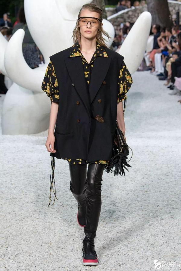 文刀米：被Gucci猛追的LV，没输！