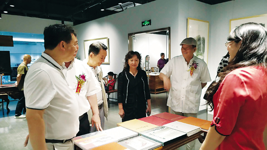 跨界合作 燕京助力居然原创艺术