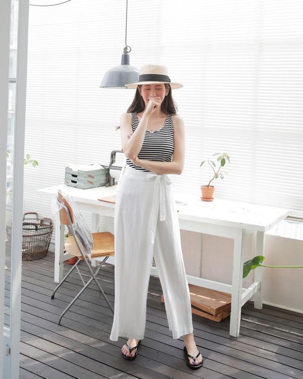 矮个女生高腰阔腿裤搭配，轻松拥有大长腿