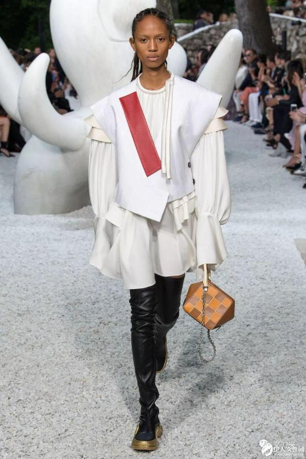 文刀米：被Gucci猛追的LV，没输！