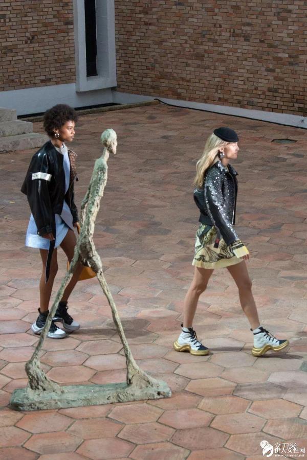 文刀米：被Gucci猛追的LV，没输！