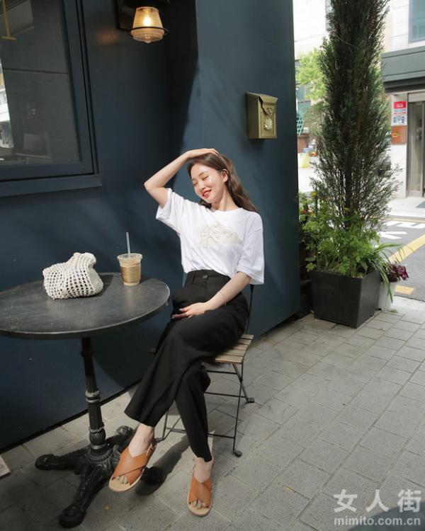 2018白色T恤搭配，夏日俏皮少女范儿