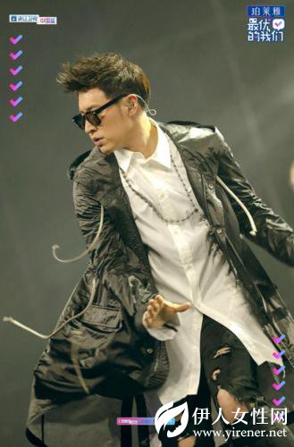 潘玮柏节目演绎动感歌曲 舞蹈帅气