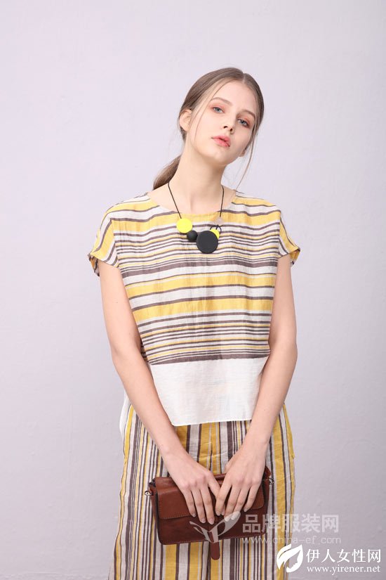 ZIRONG子容品牌女装 时尚的简约风才更具文艺范~