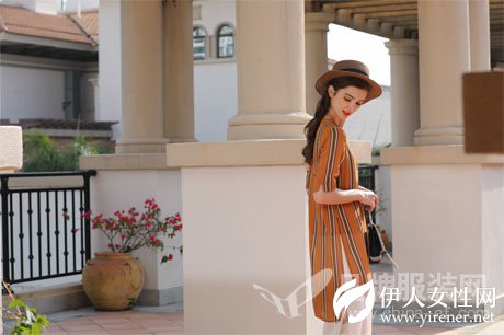 JAOBOO 乔帛品牌女装 夏季的你人比花娇