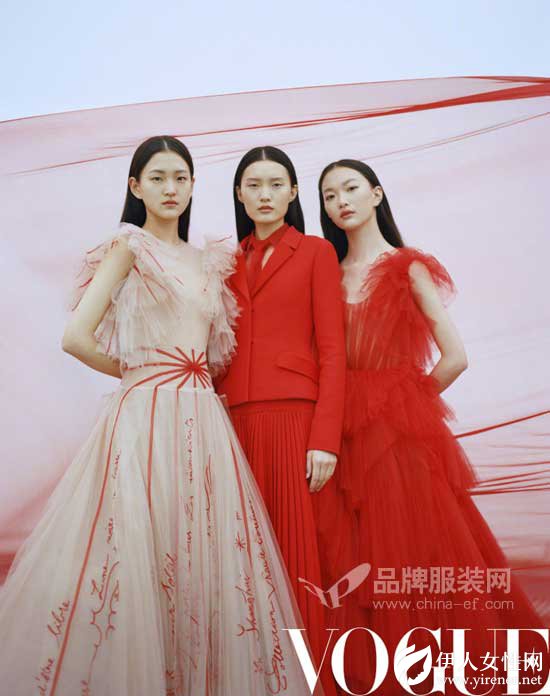 DIOR高级定制秀来到上海 红色扇形风格增添了东方傲骨