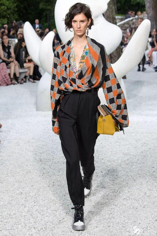 文刀米：被Gucci猛追的LV，没输！