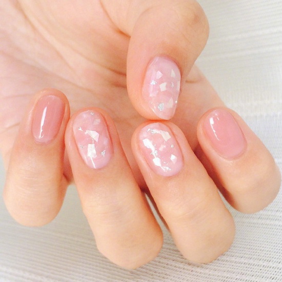 初秋美甲款式推荐 半透明感晕染美甲