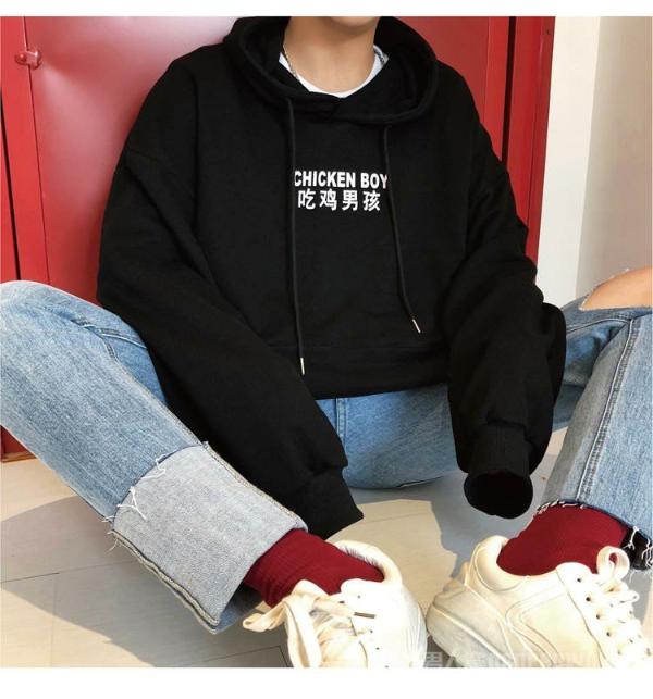 卫衣+牛仔裤 经典时尚穿搭法则作时尚弄潮儿