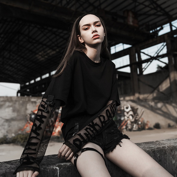 时髦女生秋装搭配，走在时尚前沿