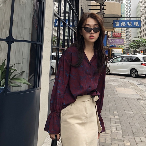 时髦女生秋装搭配，走在时尚前沿