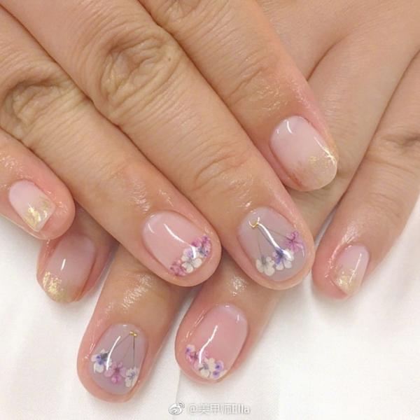 2018新款式美甲图片 鲜花主题干花美甲