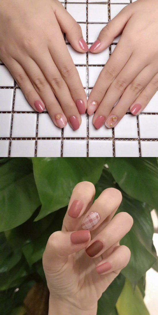 今年很流行豆沙色美甲，甜美又时髦