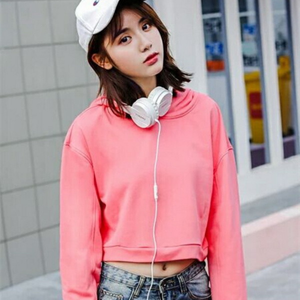 秋季卫衣选小一号，潮人都这样秀身材