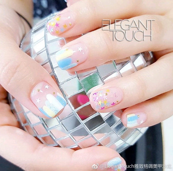 2018流行的“星星美甲”彩绘图案