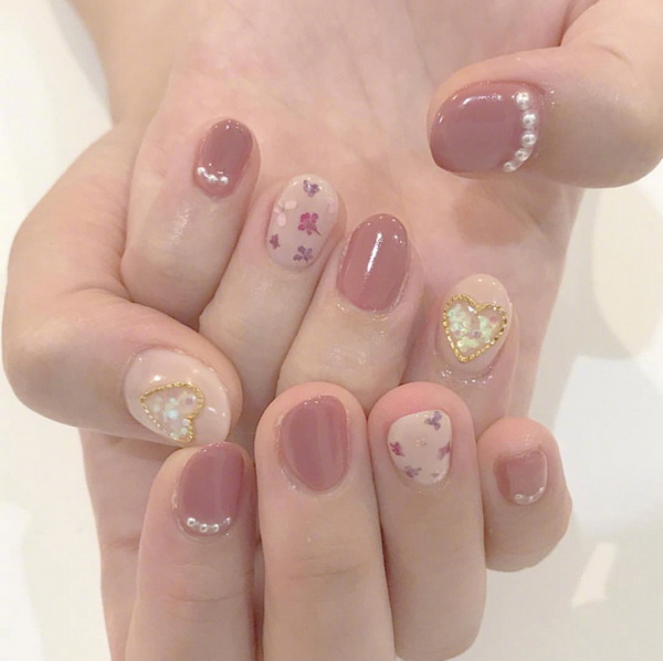 适合秋季美甲图片，好看的琥珀美甲