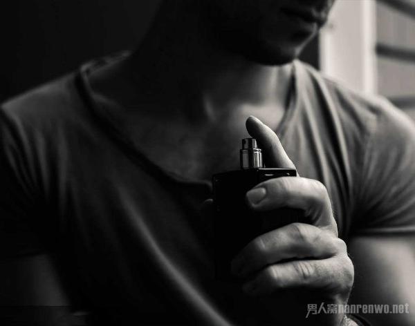 身上的男人味是怎么来 香水使用的注意事项