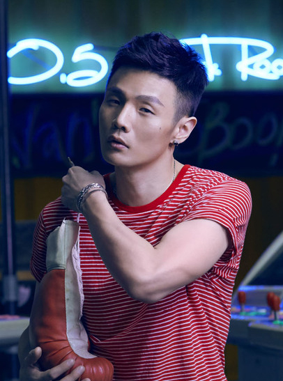 李荣浩回应 一个人一支队伍 只花了一点电费