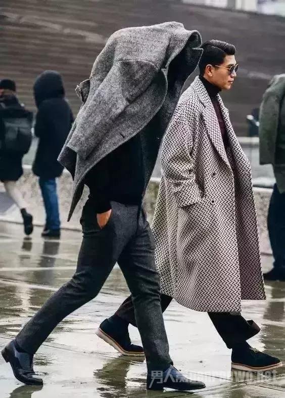 想成为酷酷的男生？来一件灰色大衣