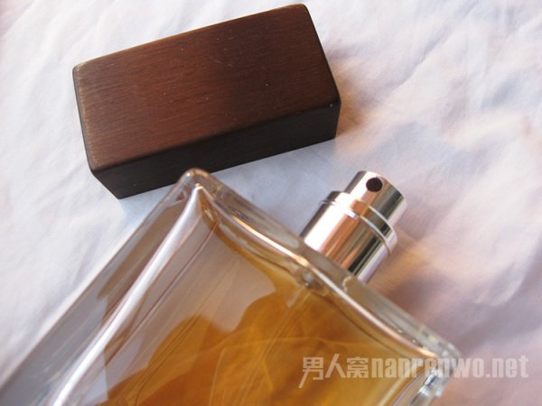 男士使用香水的误区 男生喷香水应该注意哪些事项？