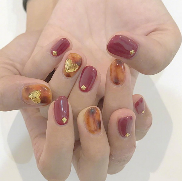 适合秋季美甲图片，好看的琥珀美甲