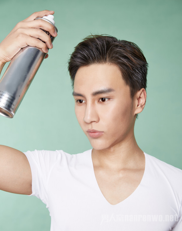 好多精英男士都留这个发型 五分钟就可以打理好