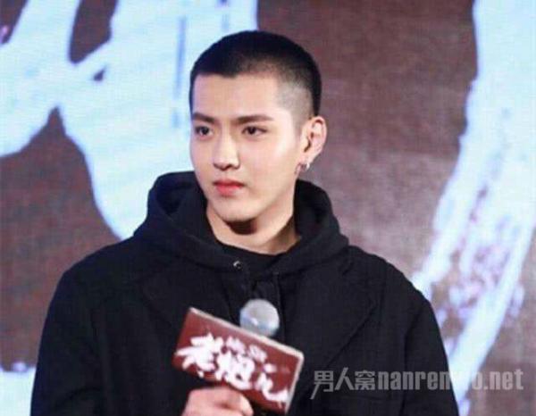 一款拯救全脸的发型推荐 让你从路人秒变男神哦