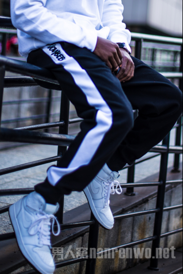 最显高的利器 你和长腿欧巴之间只差一条束脚裤