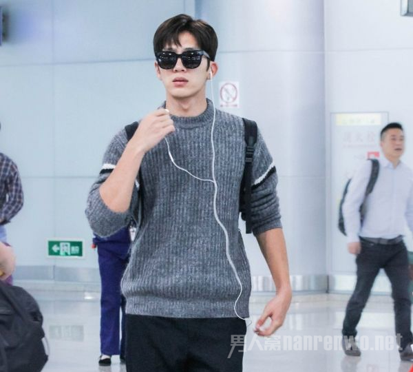 简约男士毛衣能展现温柔绅士？秋冬最强搭配单品！