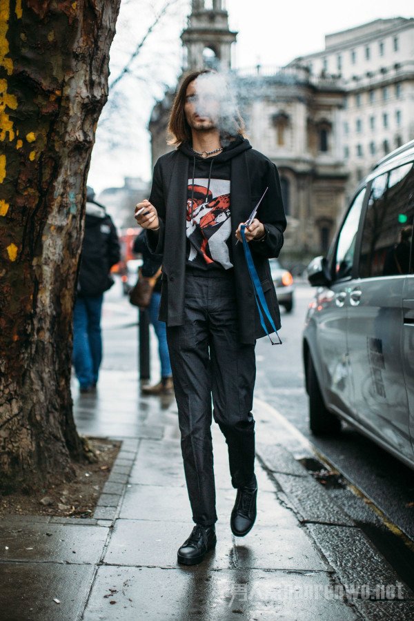 男款休闲西装如何搭配？穿出独特风格打造男人气概