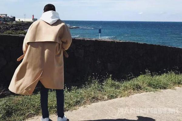 今年冬天想当男主角吗？男士毛呢大衣搭配要学会