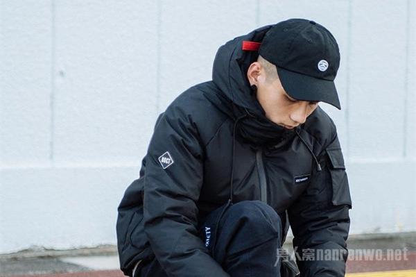 羽绒服怎么搭？成熟男的羽绒服穿搭释放男性荷尔蒙