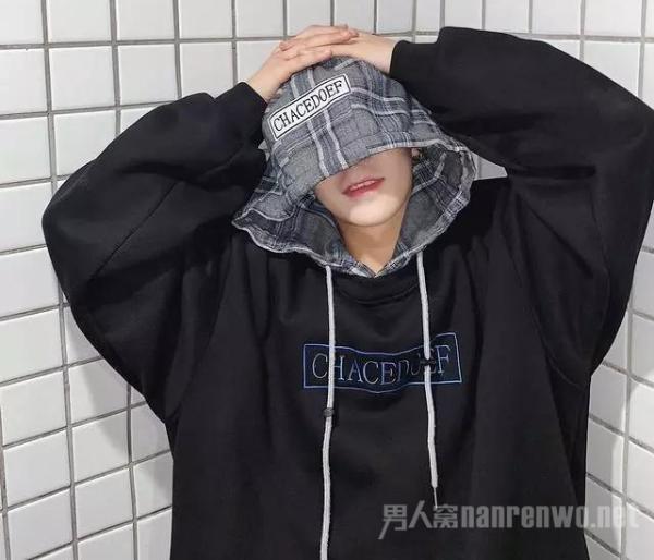 男士卫衣叠穿法运用秘诀？内搭好看还是单穿好看？