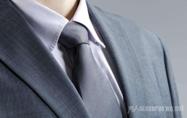 男士穿西装的注意要点 不小心的话可能会踩雷噢！