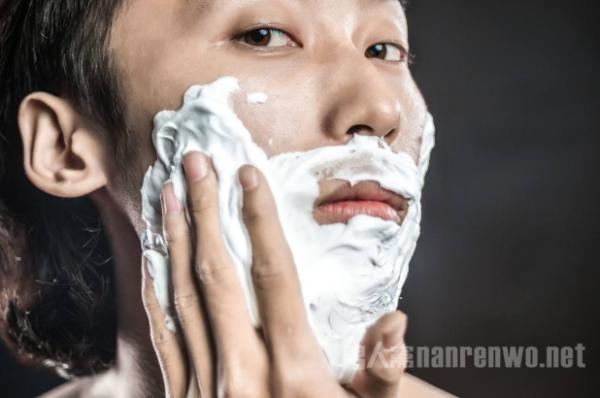 男士护肤可不能马虎 日常清洁很重要！