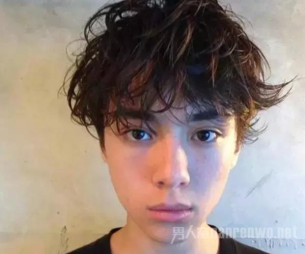 男生剪这几种日系发型女生最喜欢 剪完后简直不要太帅气