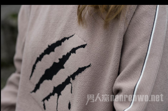 如何把卫衣穿出潮流感 男装女穿竟然帅气十足?